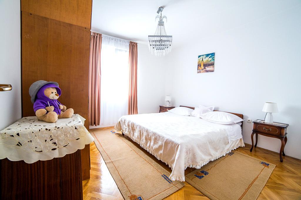 Split Apartments Shell Екстер'єр фото