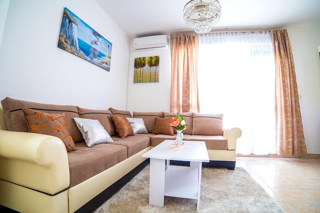 Split Apartments Shell Екстер'єр фото